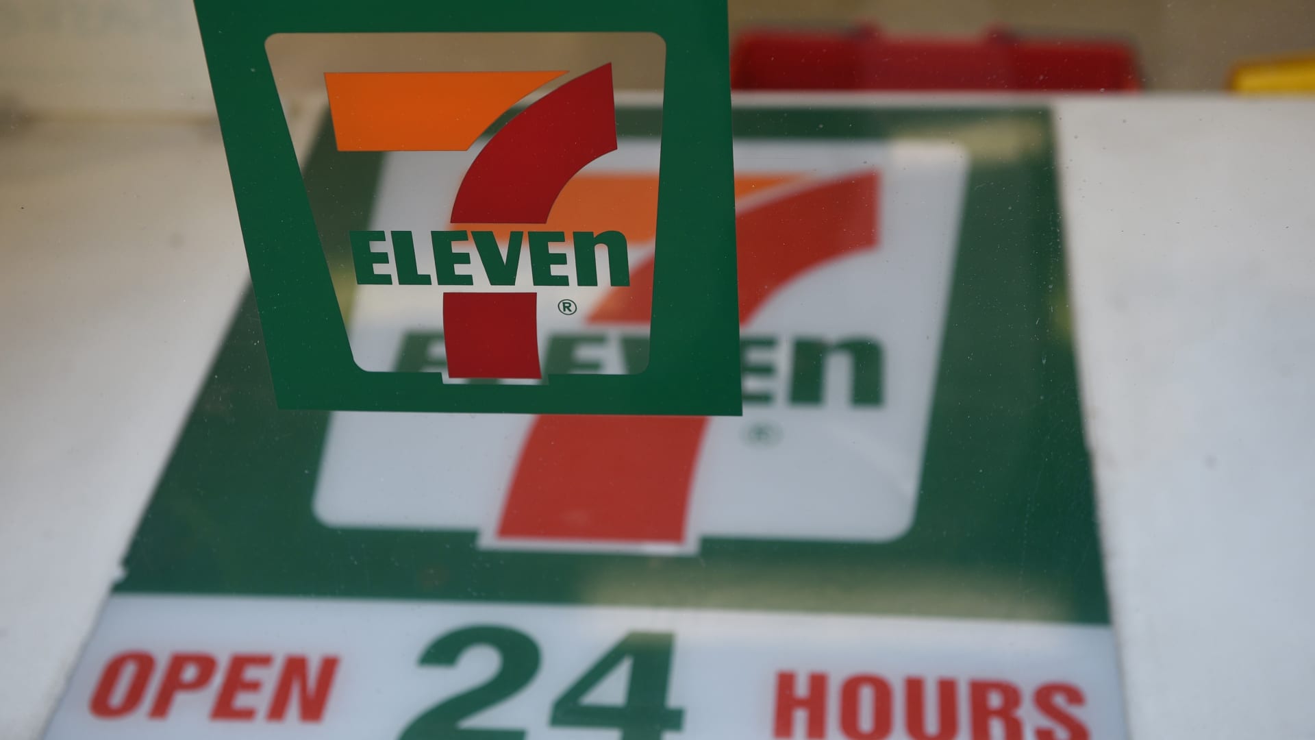 convenience-store-chain-7-eleven-cuts-880-corporate-jobs-as-part-of-restructuring
