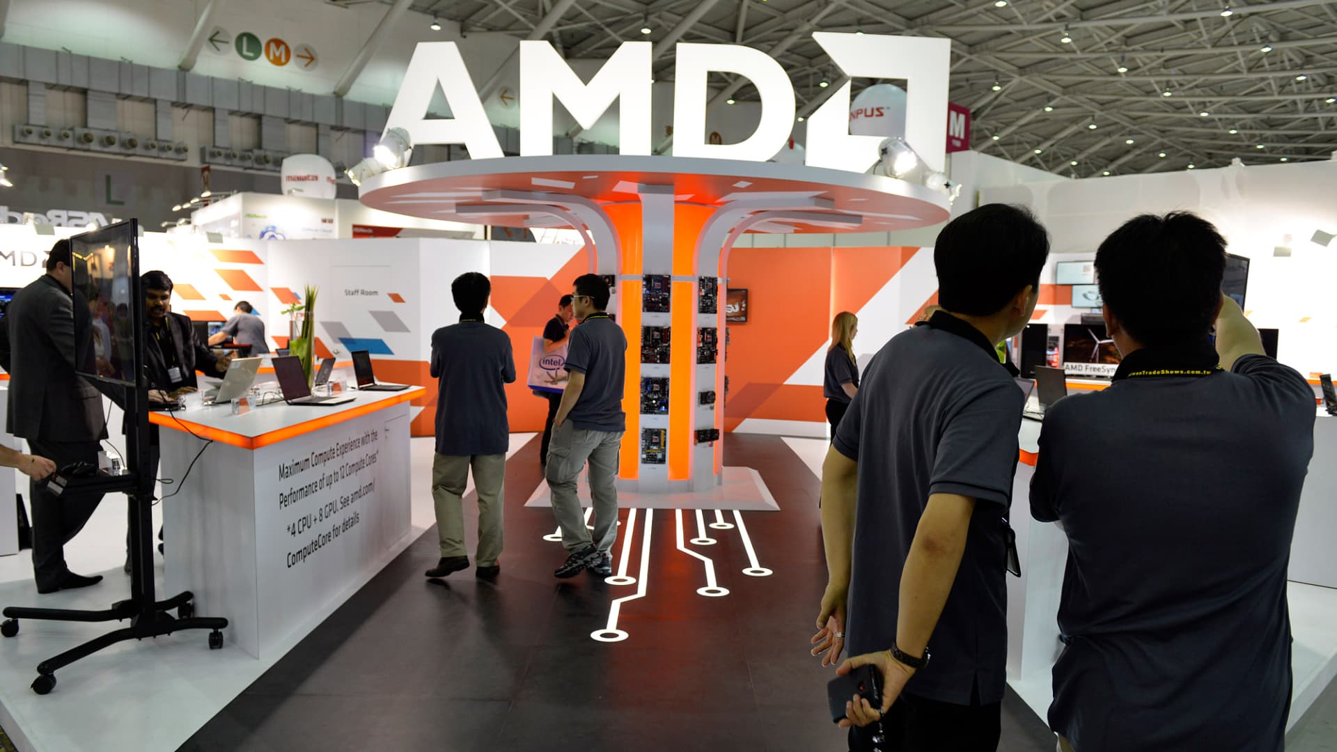 amd-beats-on-earnings-and-revenue,-but-third-quarter-forecast-comes-in-light