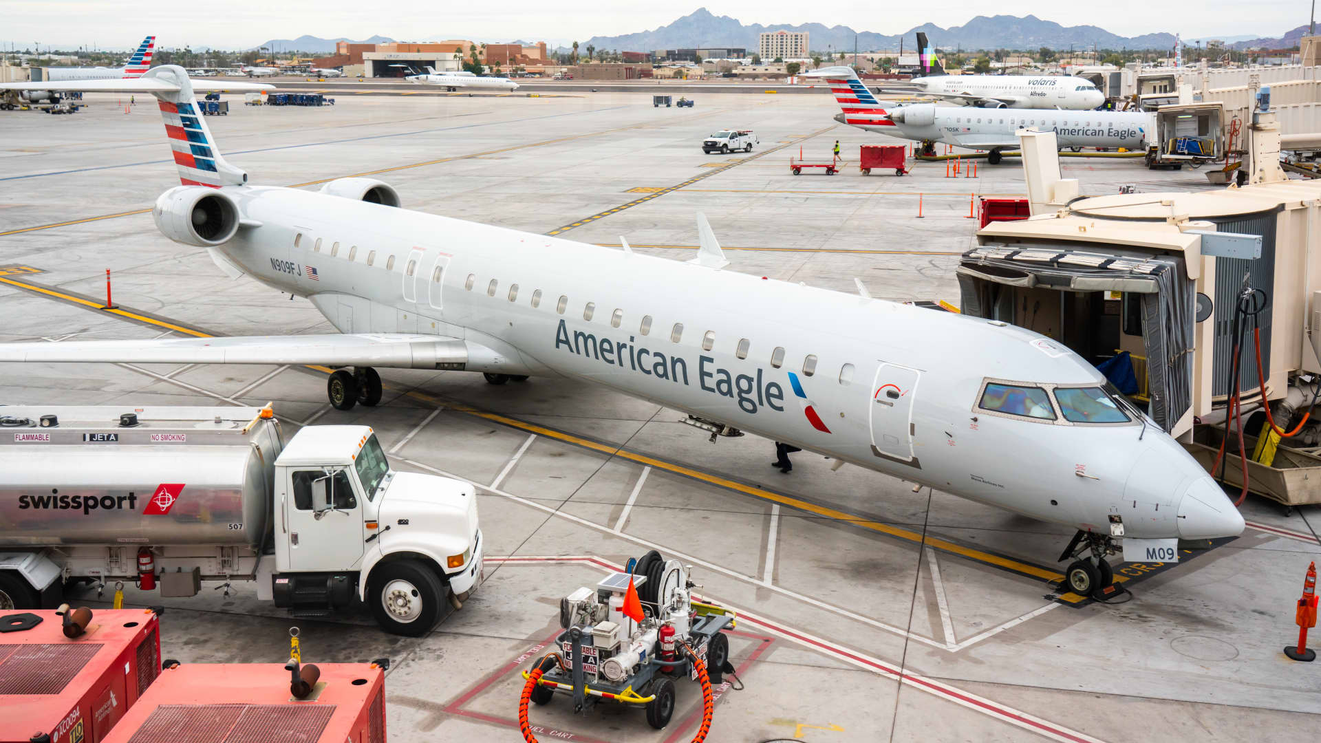 american-airlines-is-dropping-regional-carrier-mesa,-citing-financial-and-operational-problems