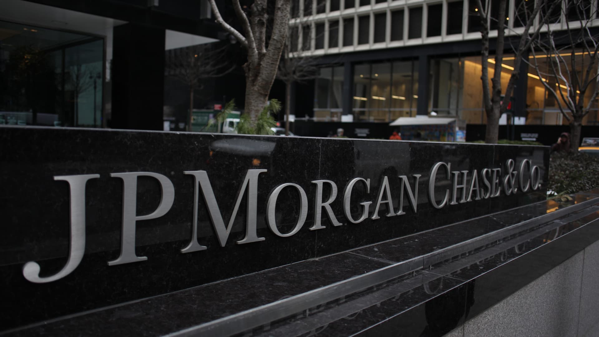 jpmorgan-says-college-planning-firm-it-bought-lied-about-scale.-consumers-may-have-been-misled,-too