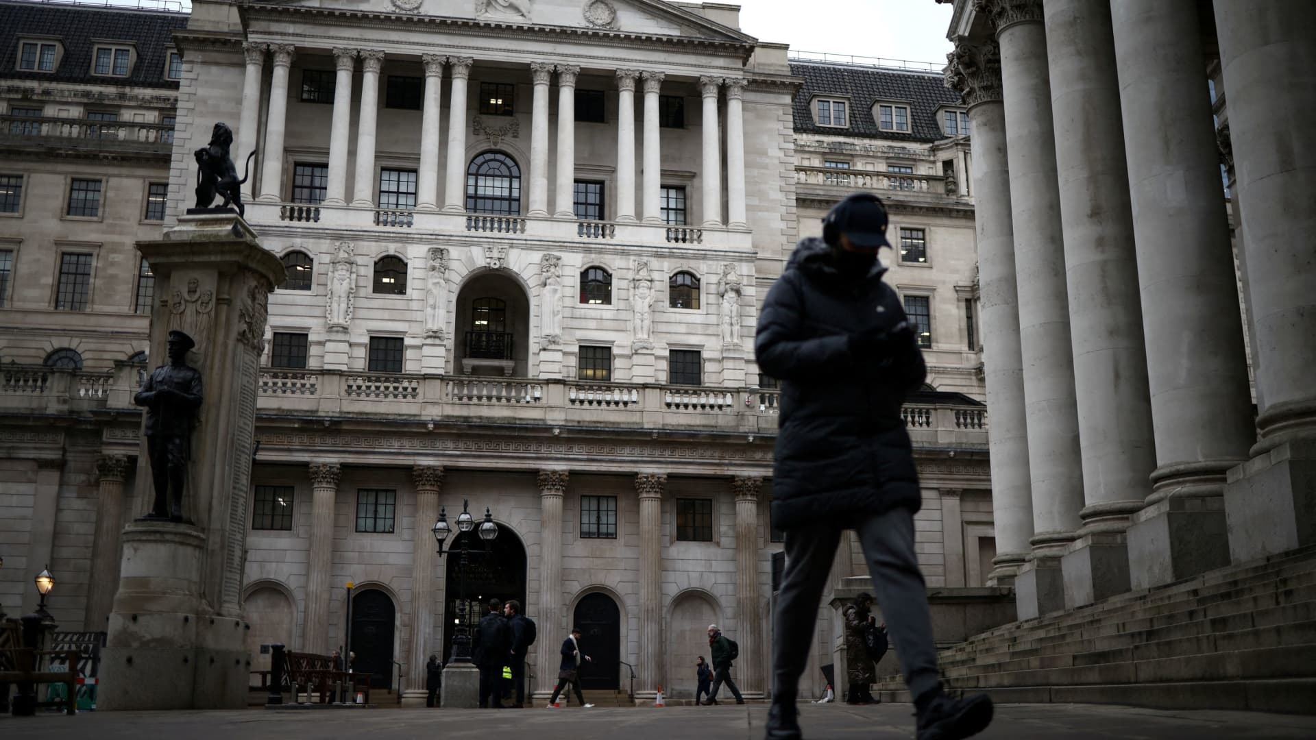 uk-economy-in-‘a-lot-better-shape’-than-bleak-figures-suggest,-fund-manager-says
