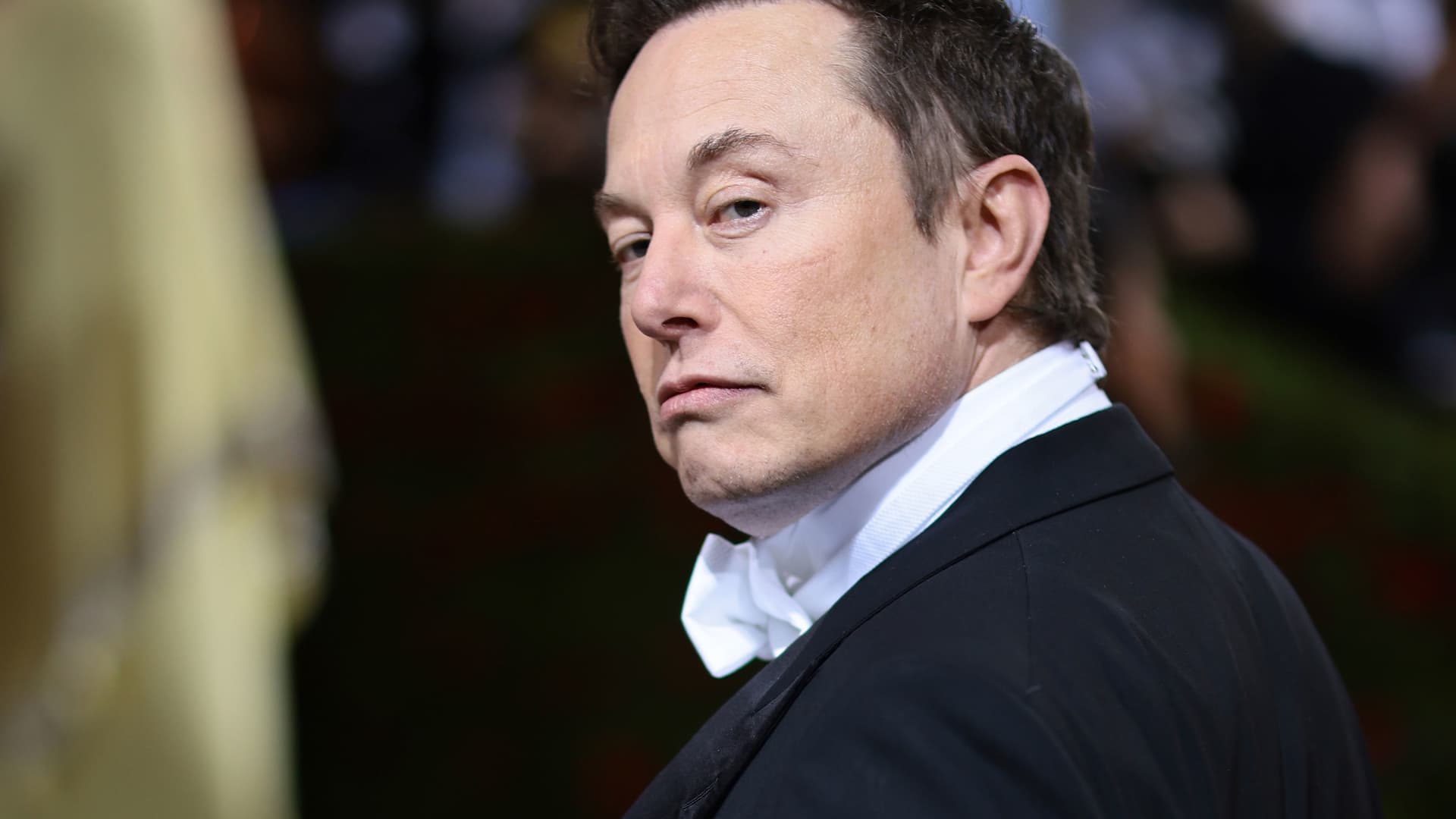 elon-musk-led-twitter-has-been-sued-by-at-least-six-companies-for-failing-to-pay-bills