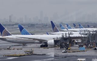 united-gives-30,000-frequent-flyer-miles-to-travelers-hit-by-flight-delays,-ceo-says-schedule-cuts-needed