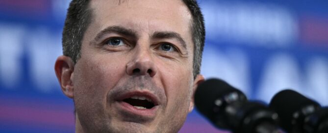 buttigieg-claps-back-at-elon-musk-for-false-claims-about-helene-disaster-response